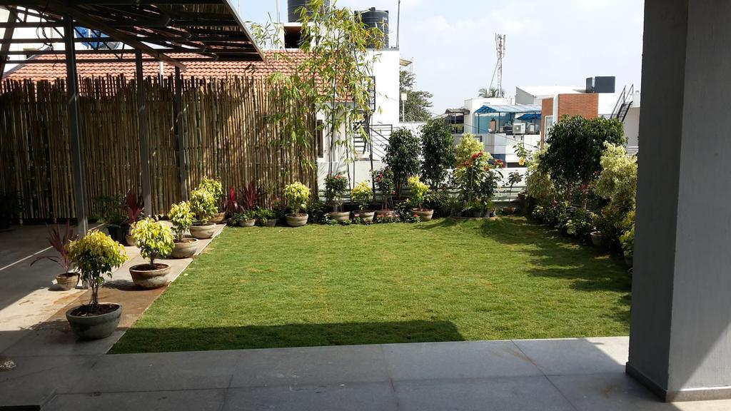 Ixora Suites Bangalore Exterior photo